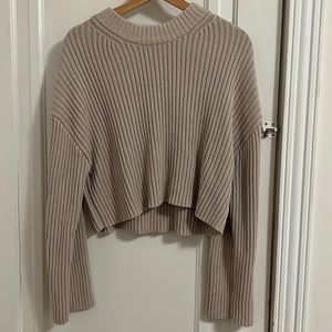 H&M Cropped Sweater (L)